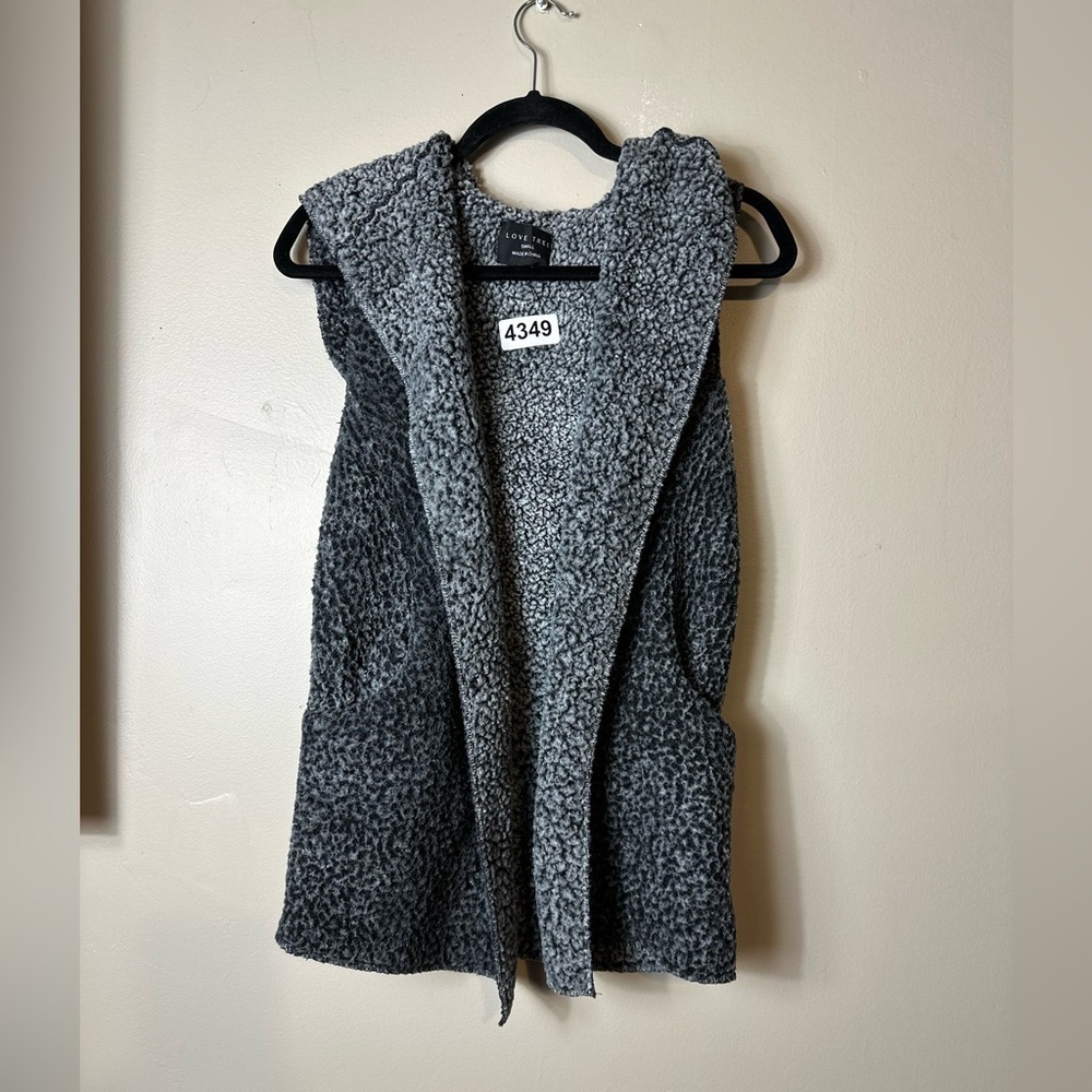 Love tree cardigan small p2p 19. Sleeveless pockets. Preworn
